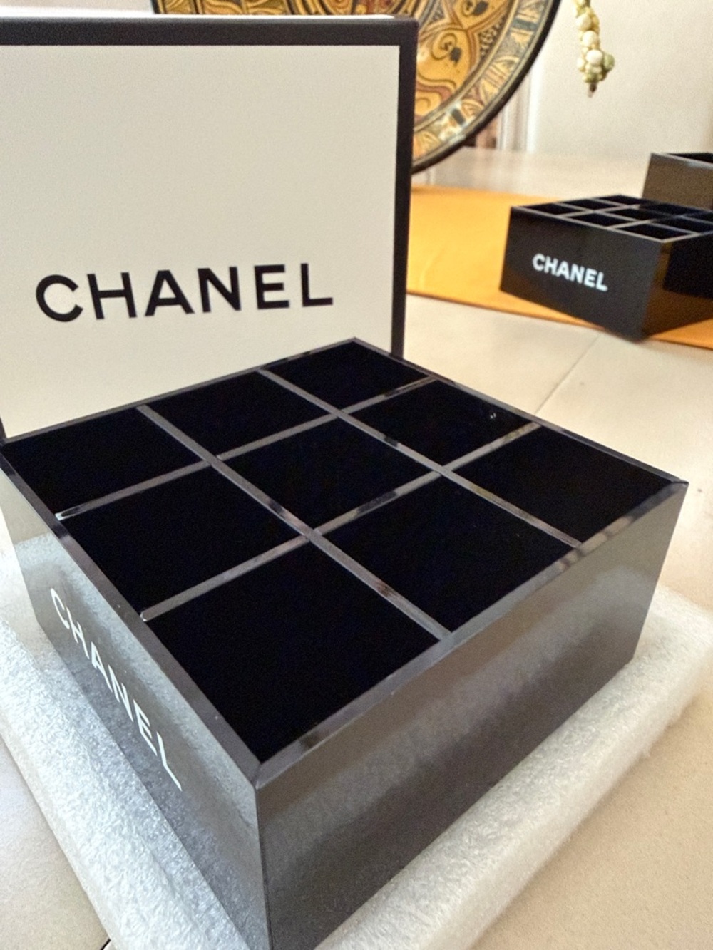 CHANEL Black and White Lipstick Presentation Box - Picture 4 of 6